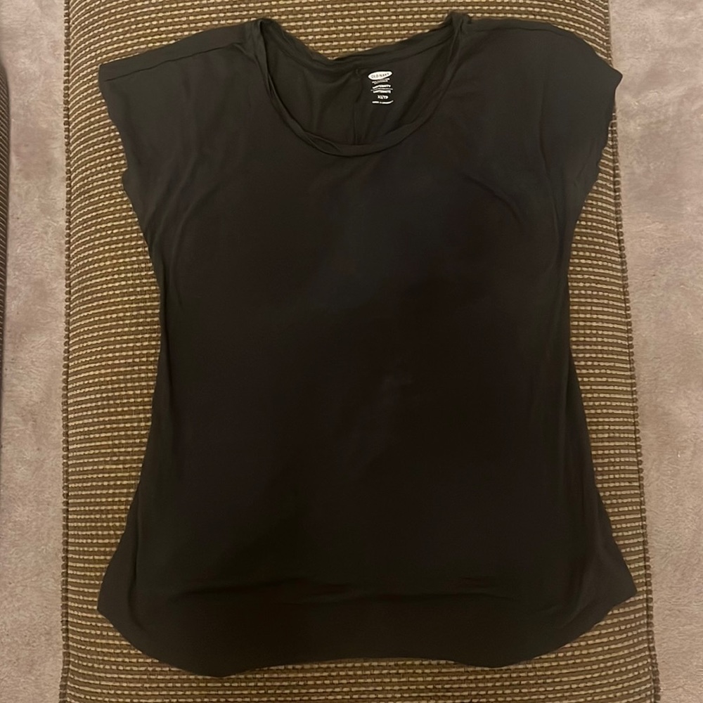 EUC old navy maternity tee dark brown size XS